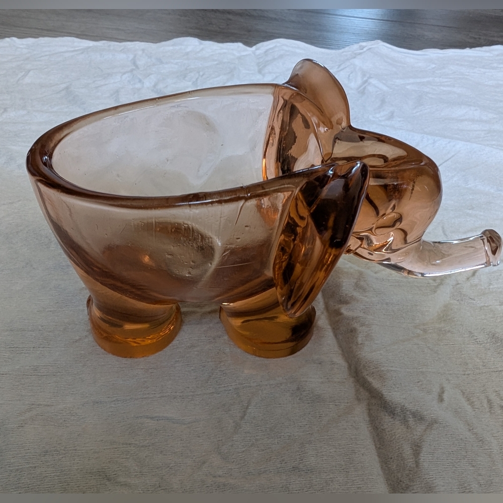 Amber Glass Elephant Bowl